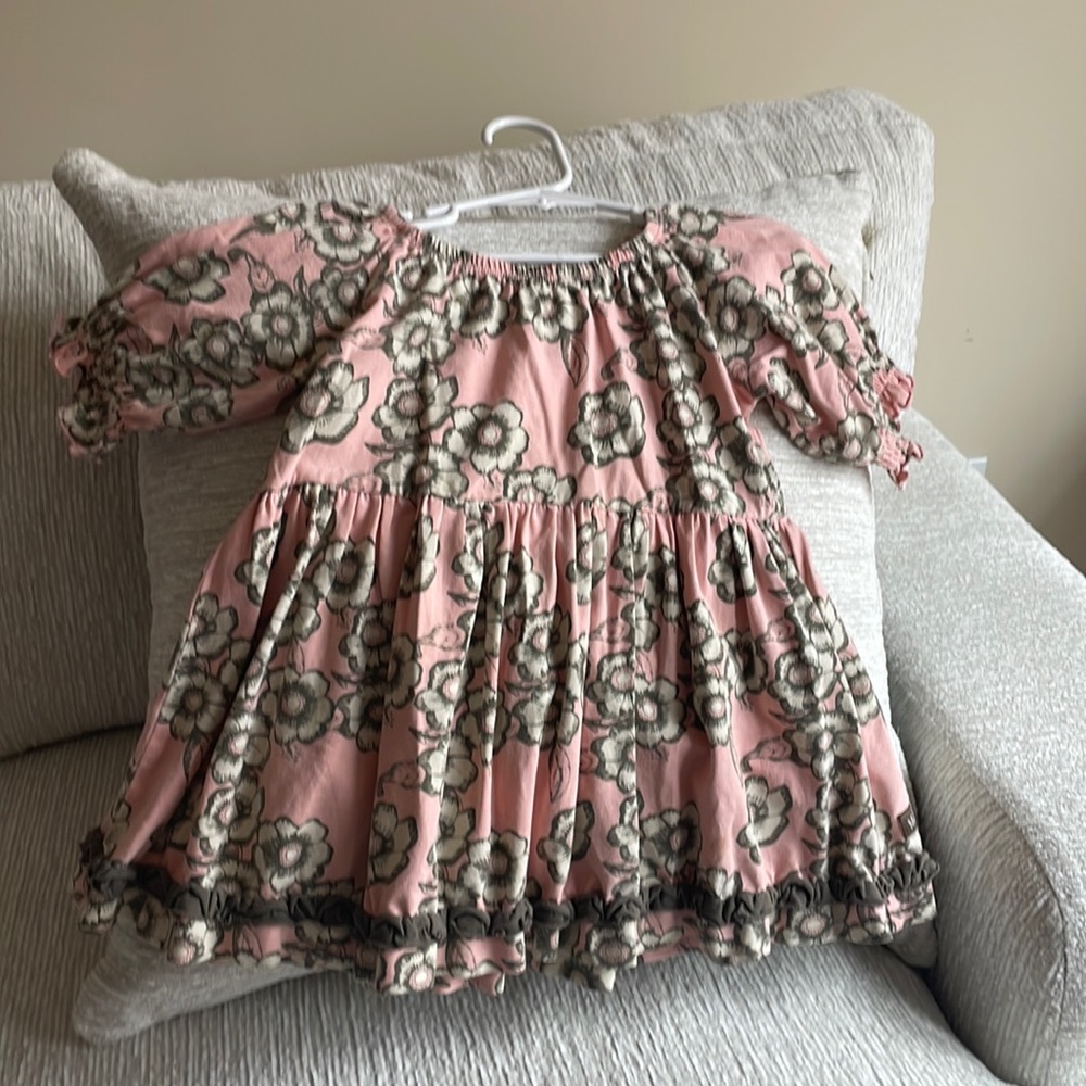 Matilda Jane top size 4T. Apron dress size 2T. Runs large. Perfect for 2T-4T